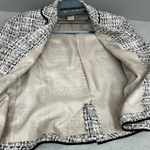 Crop chane inspired blazer size 12 - Picture 6 of 6